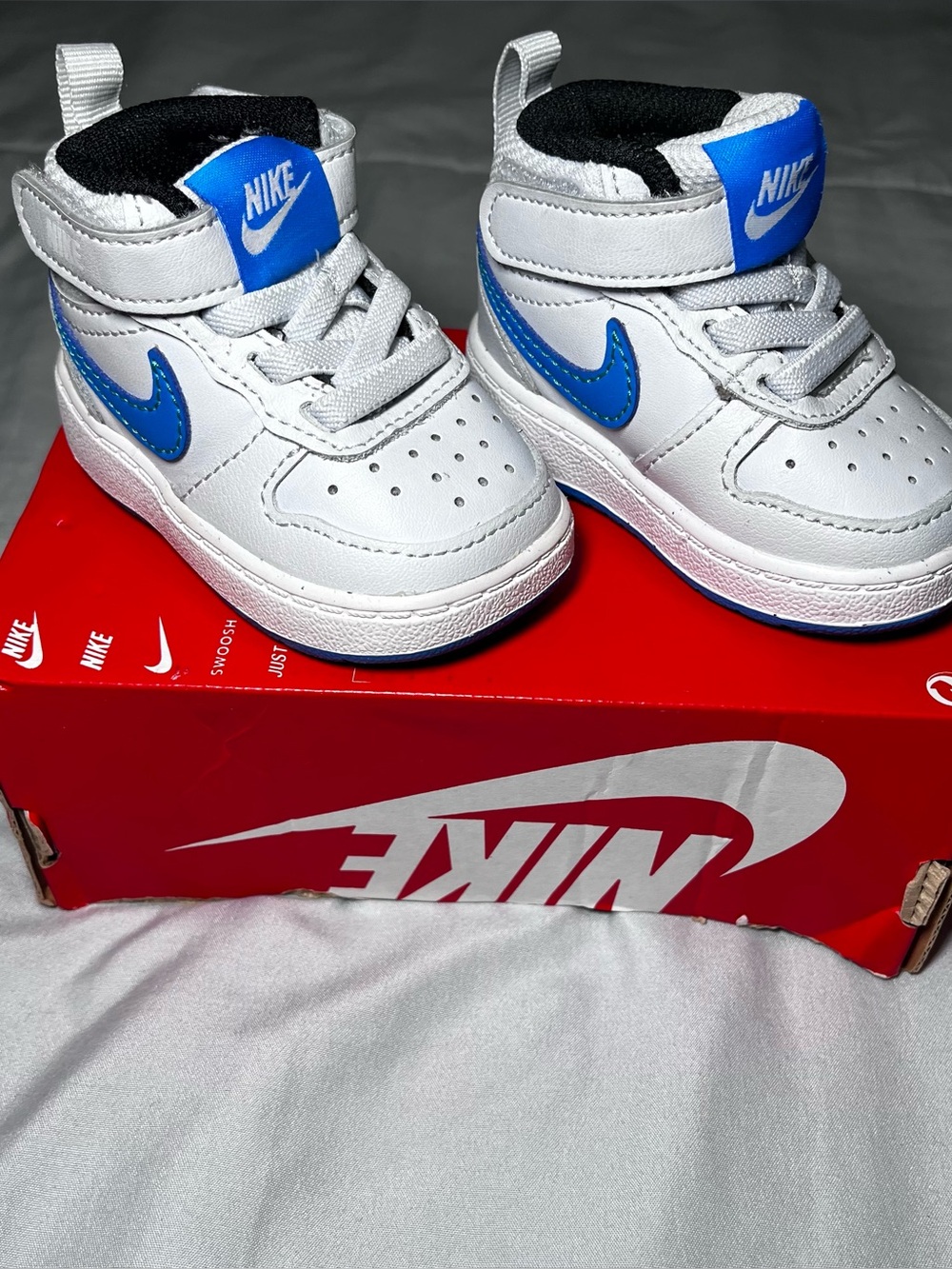 New Nike Baby Toddler Shoes White Blue new size 2c